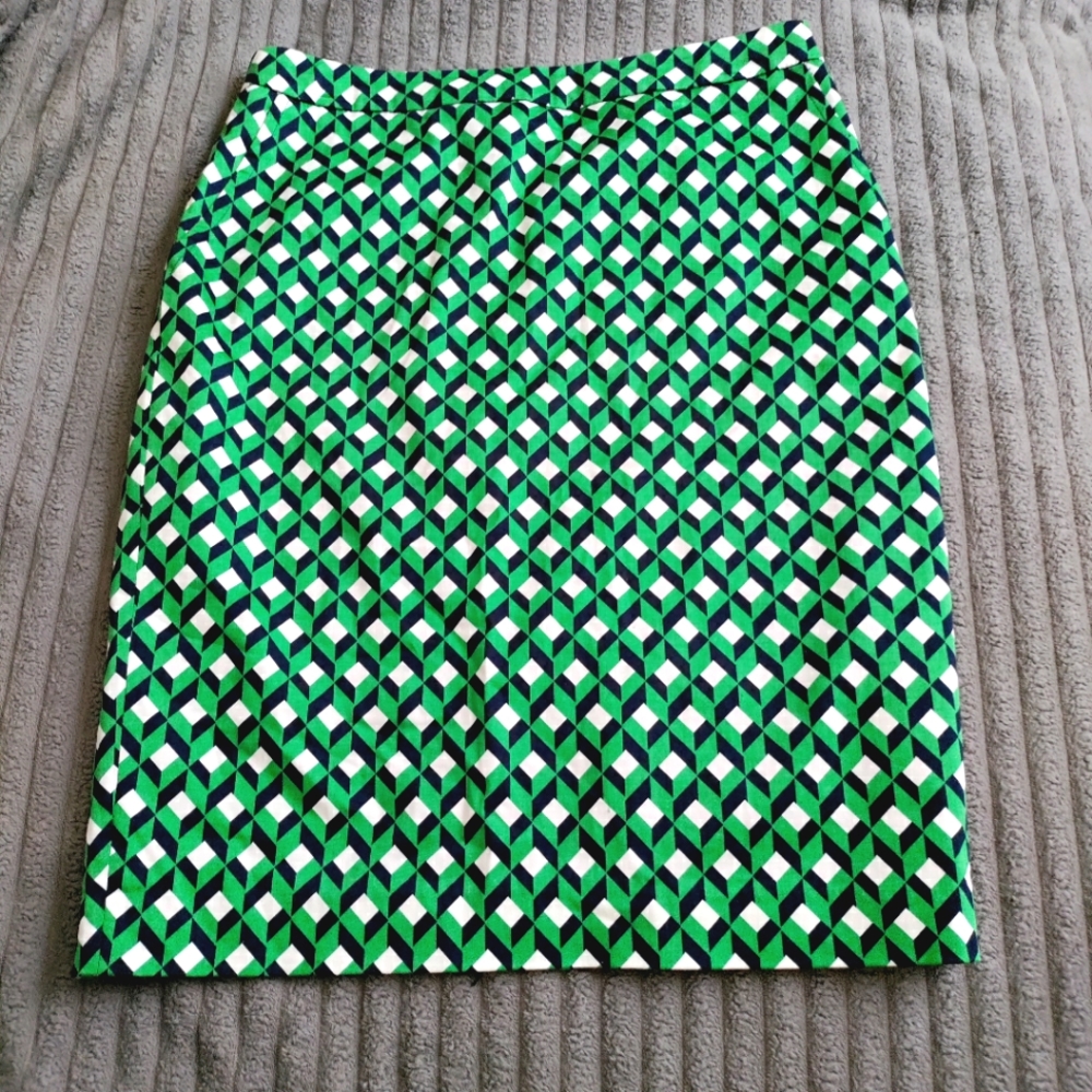 Charter Club Black White and Green Midi Skirt with Pockets Back Slit Size 8